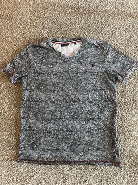 Men's Gray Floral V-Neck Pocket Tee
